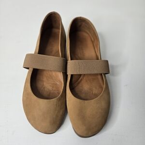 Gentle Souls Aria Tan Flats with Strap